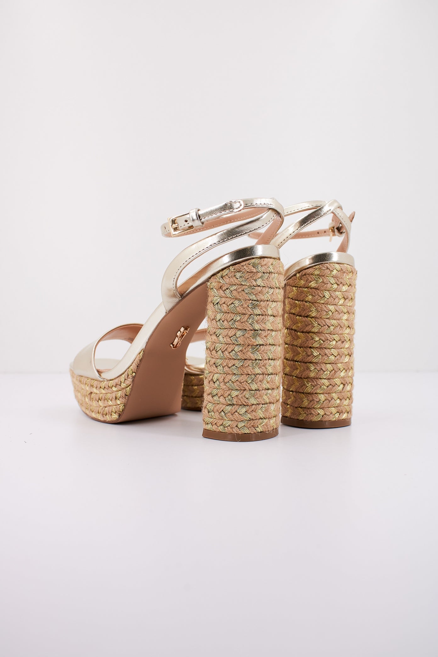 STEVE MADDEN LIVID  en color ORO  (3)