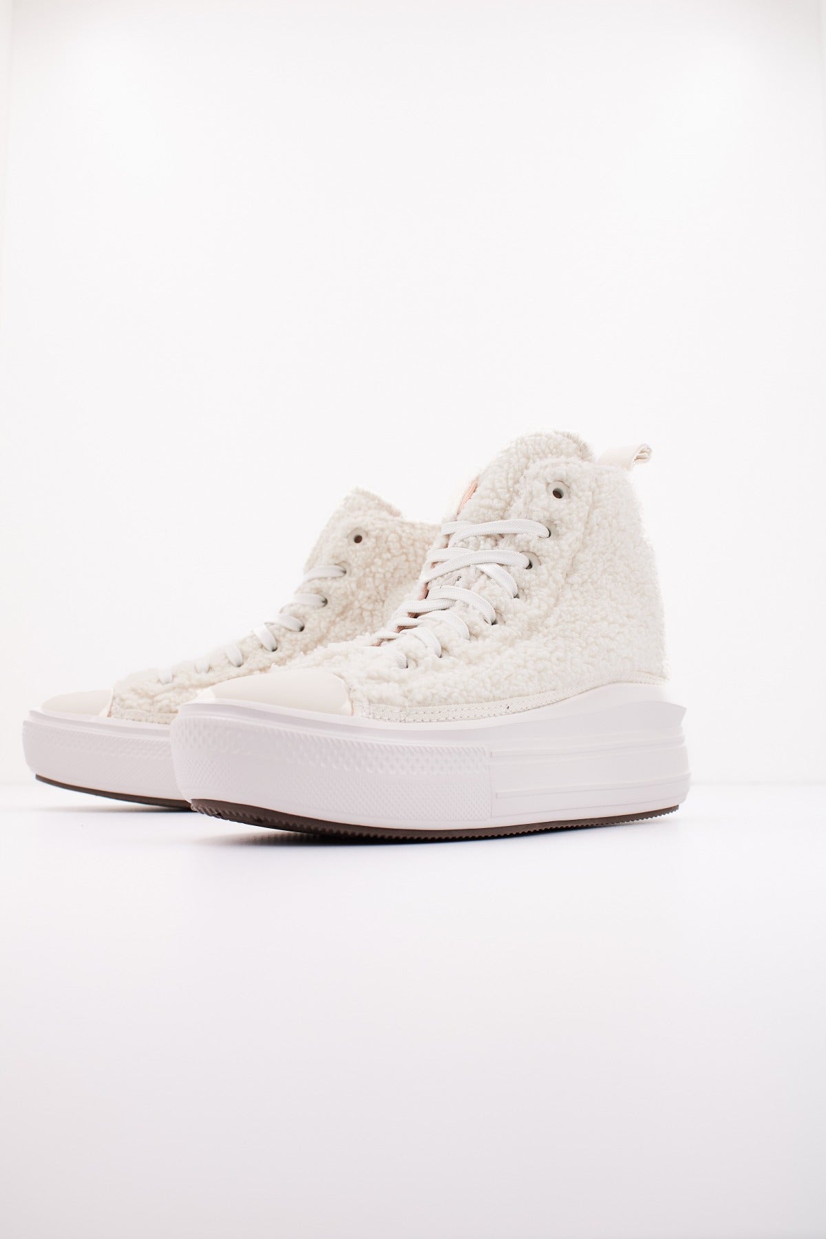 CONVERSE CHUCK TAYLOR ALL STAR  MOVE HI en color BEIS  (2)