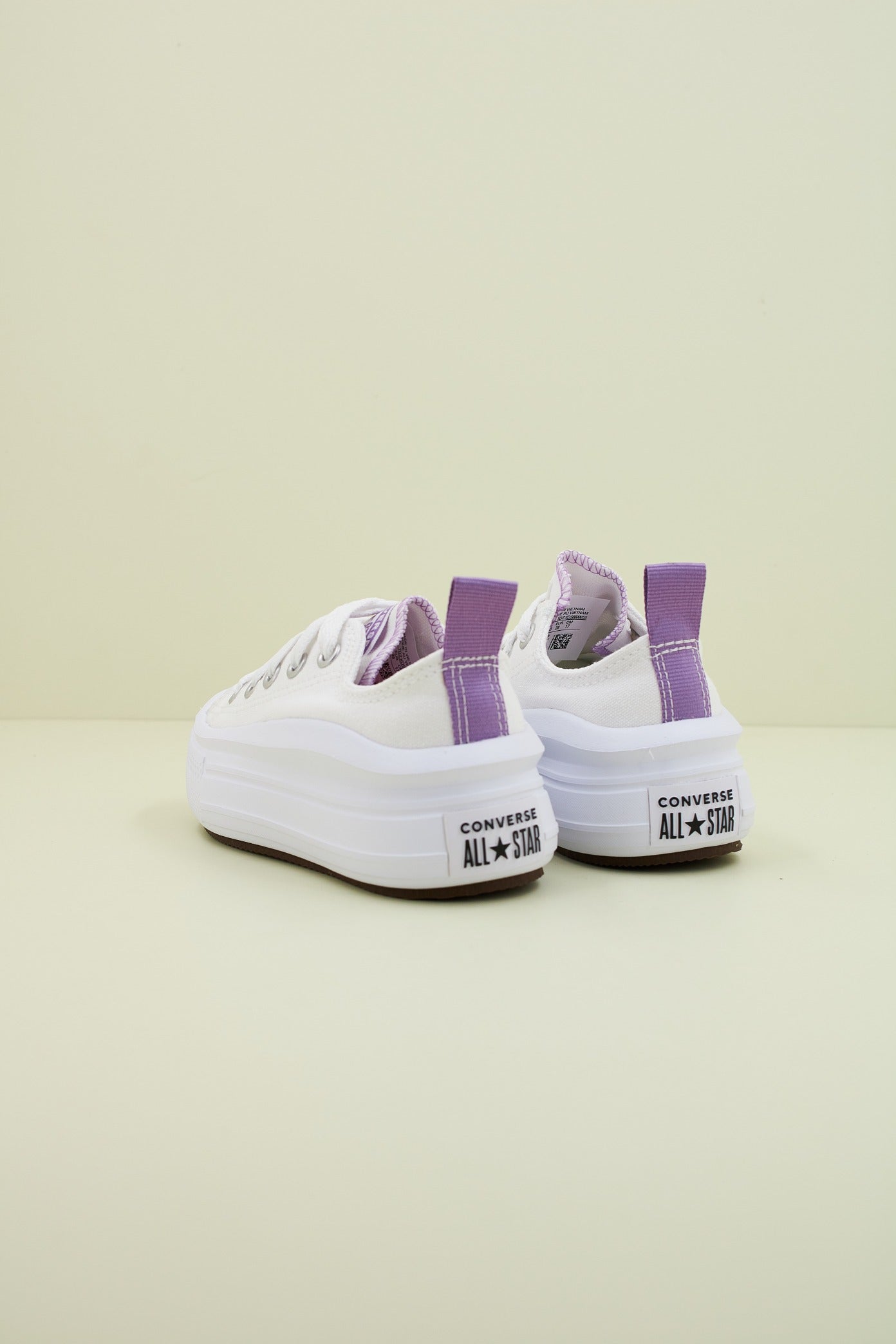 CONVERSE CHUCK TAYLOR ALL STAR  MOVE OX en color BLANCO  (3)