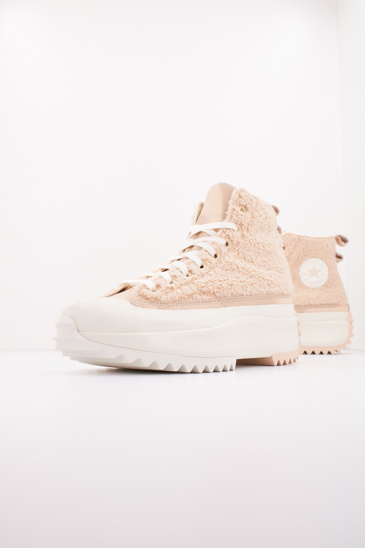 CONVERSE RUN STAR HIKE PLATFORM SHERPA en color NUDE  (2)