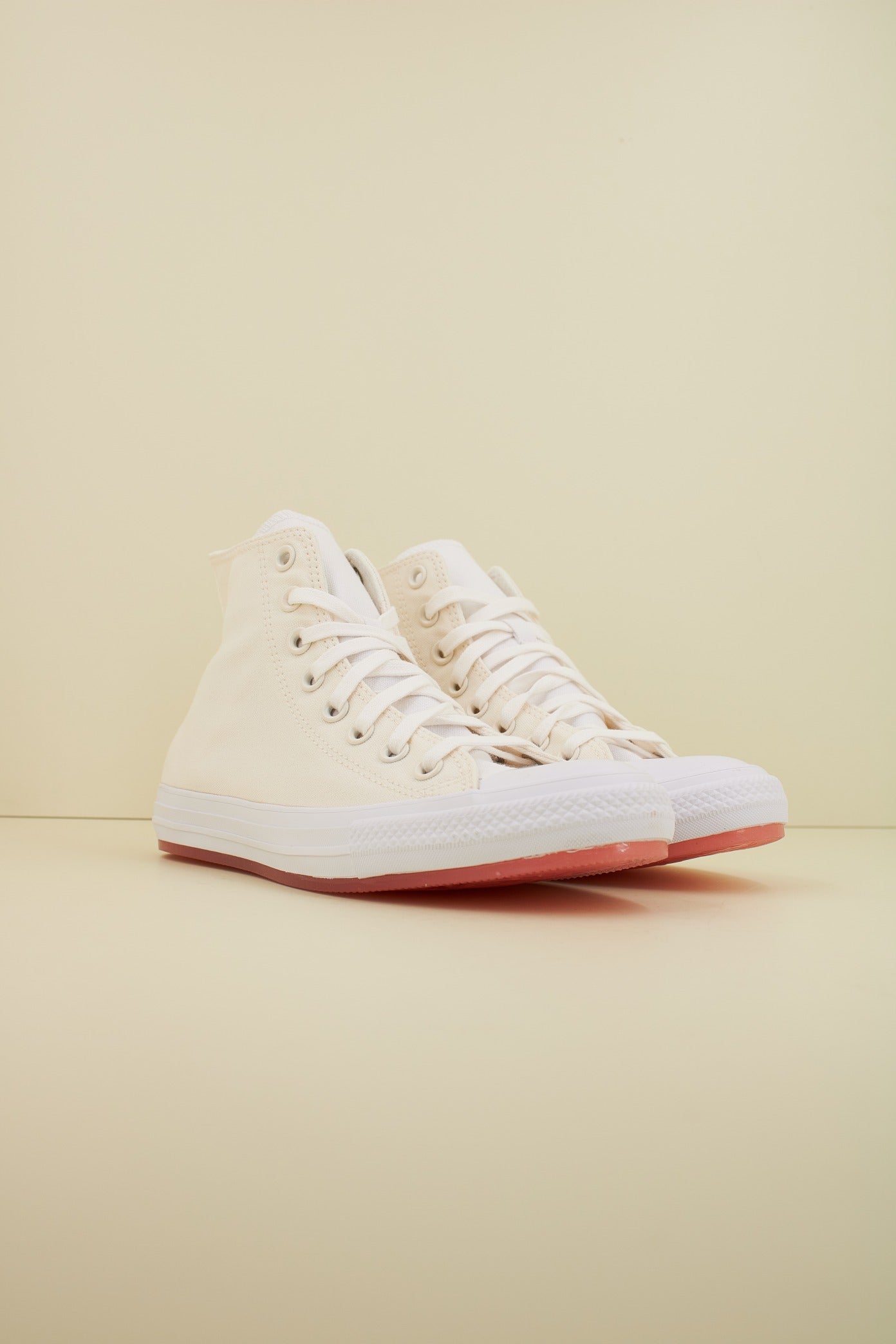 CONVERSE CHUCK TAYLOR ALL STAR HI en color BEIS  (2)