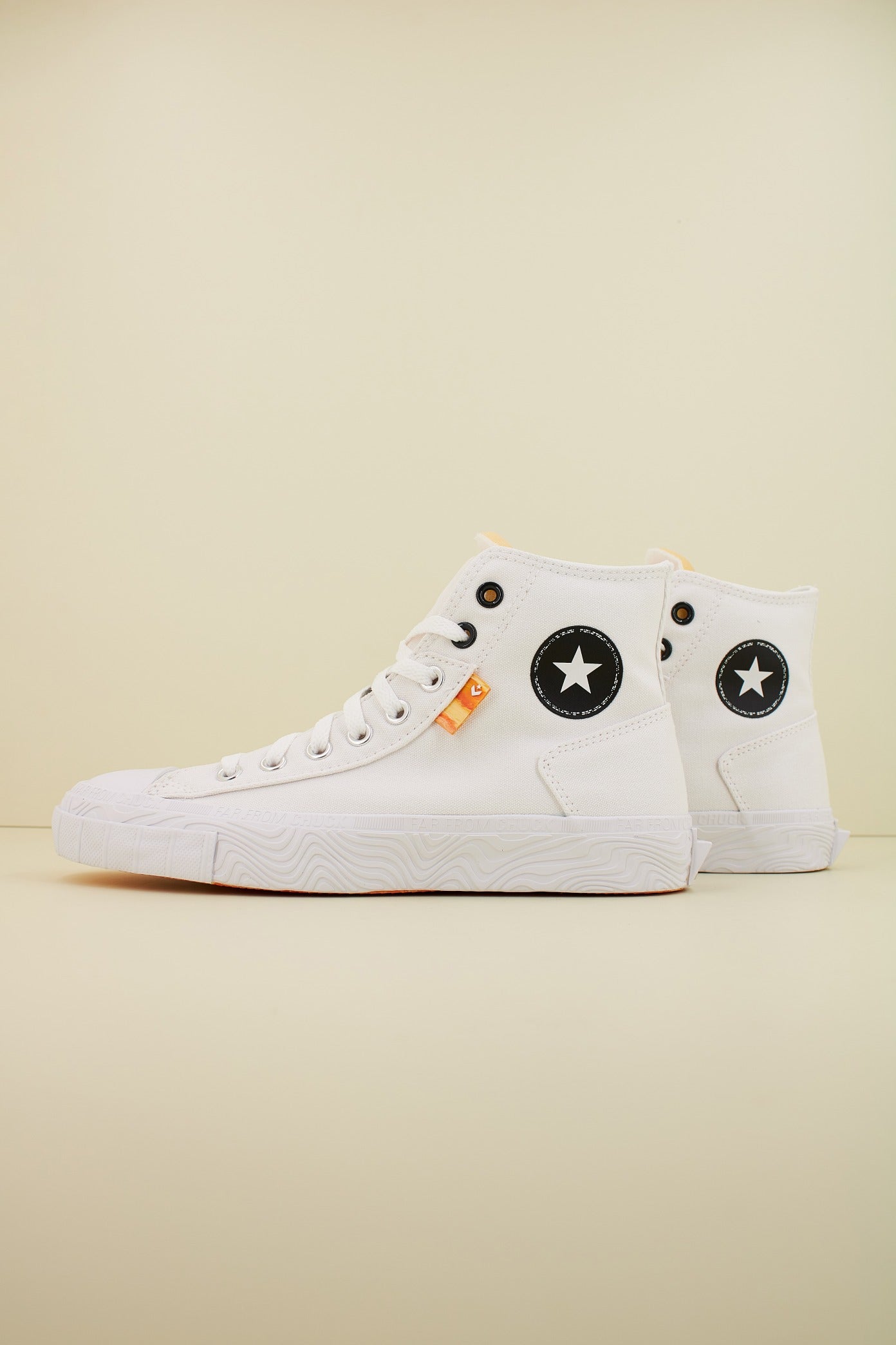 CONVERSE CHUCK TAYLOR ALT STAR en color BLANCO  (1)