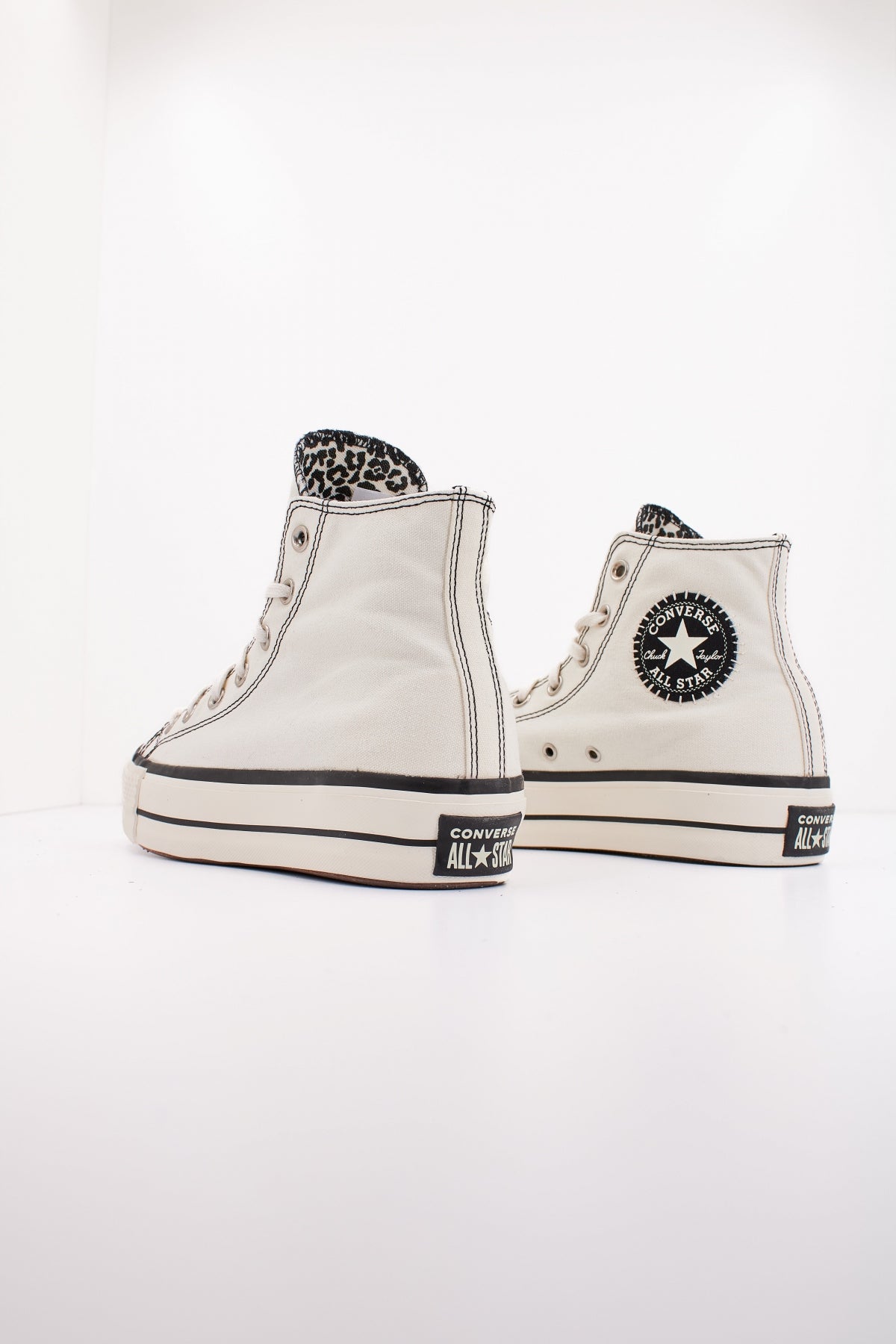 CONVERSE CHUCK TAYLOR ALL STAR LIFT HI en color BLANCO  (3)