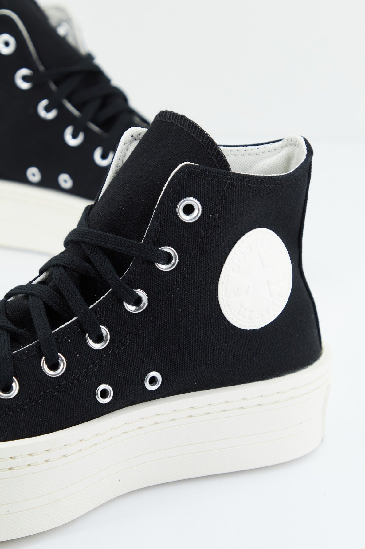 CONVERSE CHUCK TAYLOR ALL STAR MODERNLIFT HI en color NEGRO  (4)