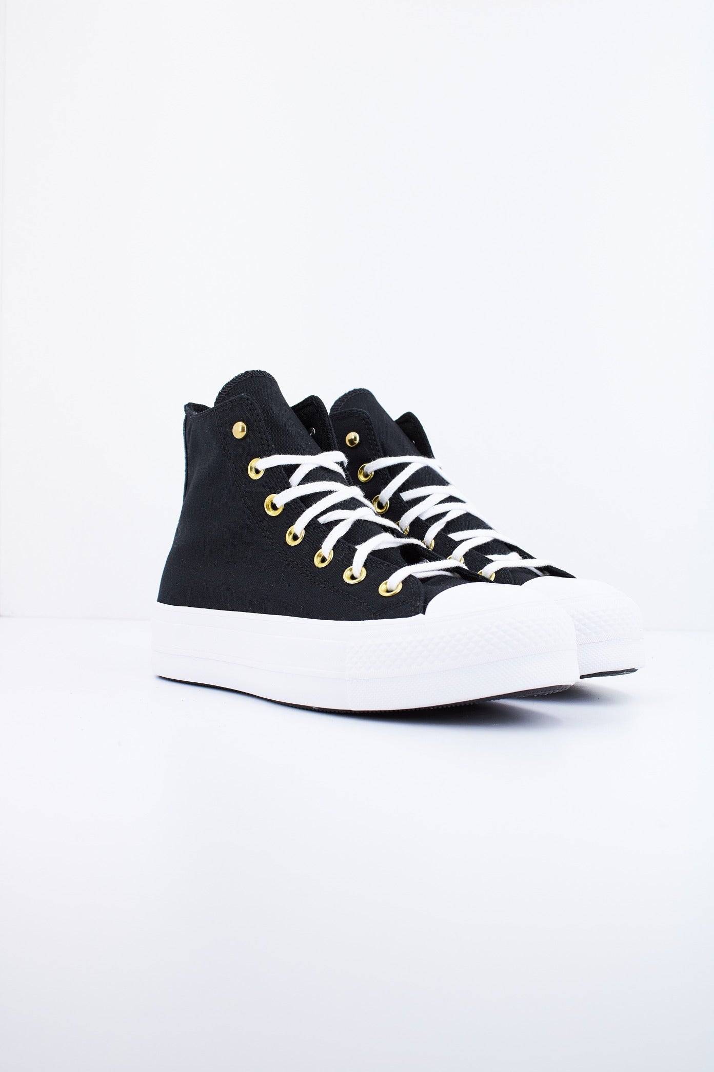 CONVERSE CHUCK TAYLOR ALL STAR LIFT PLATFORM STAR STUDDED en color NEGRO  (2)