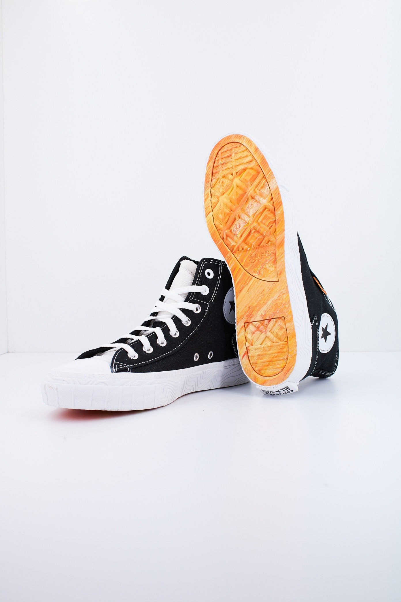 CONVERSE CHUCK TAYLOR ALT STAR CANVAS  en color NEGRO  (4)