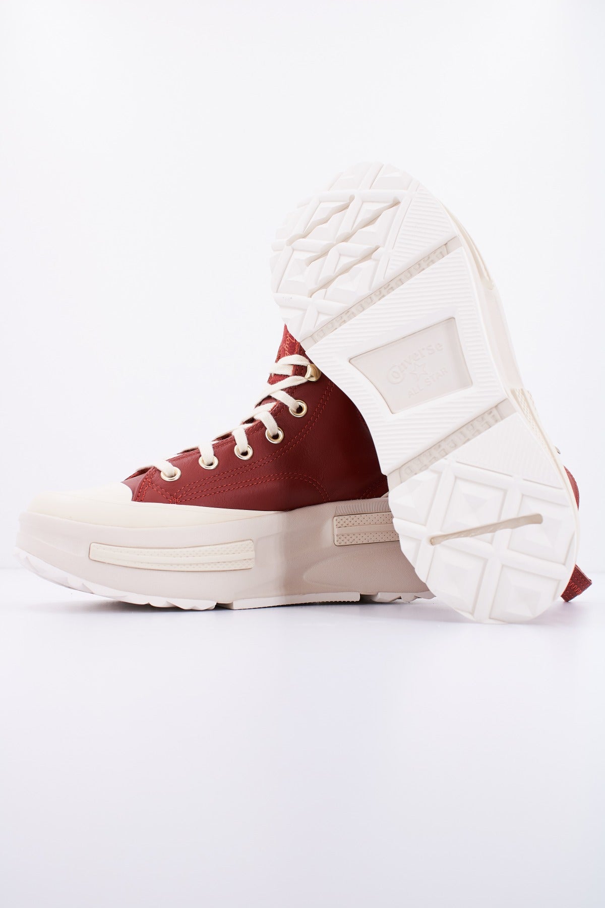 CONVERSE CHUCK TAYLOR ALL STAR RUN STAR LEGACY CX HI en color ROJO  (4)