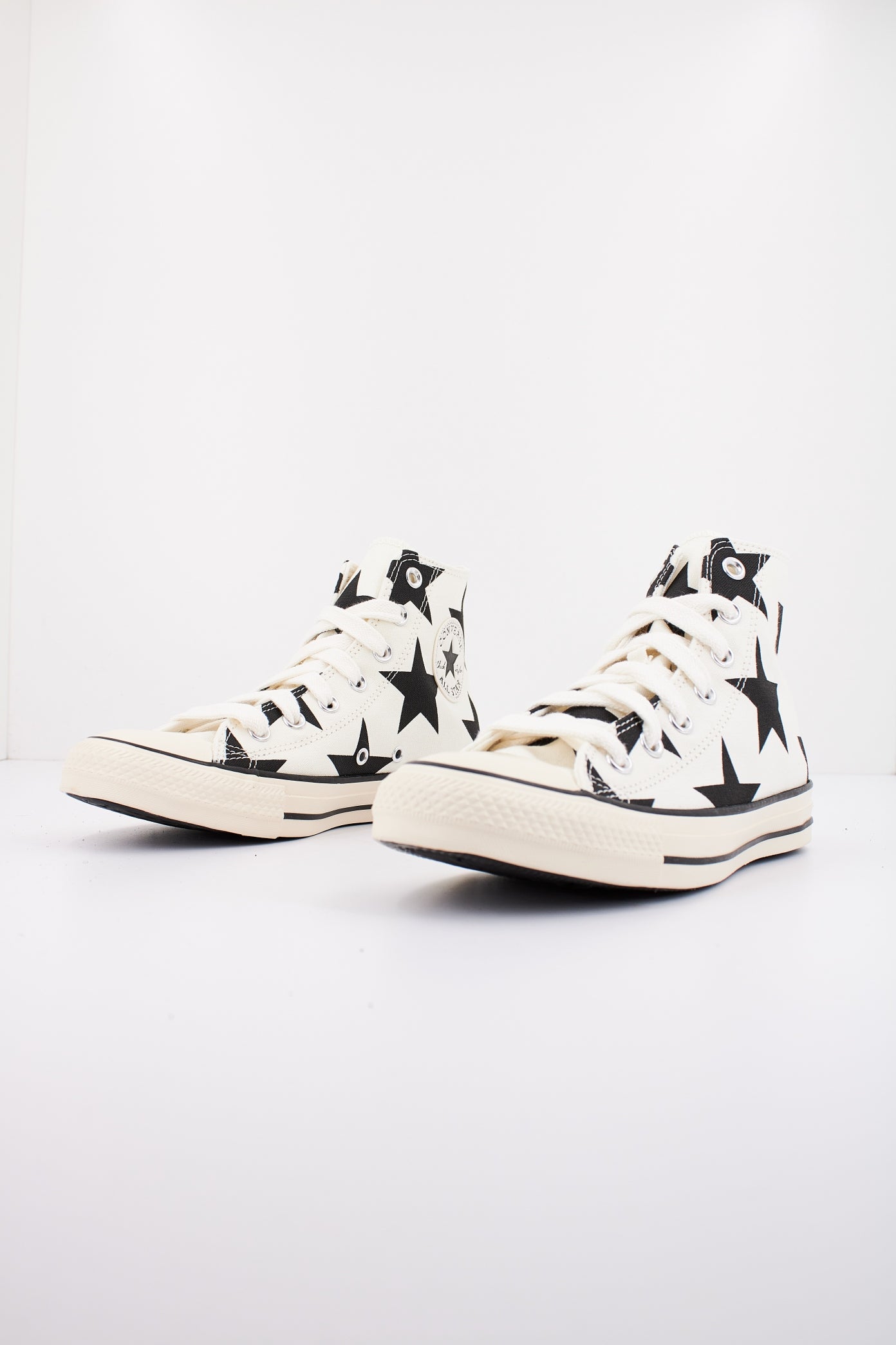 CONVERSE CHUCK TAYLOR ALL STAR LARGE STARS en color BLANCO  (2)