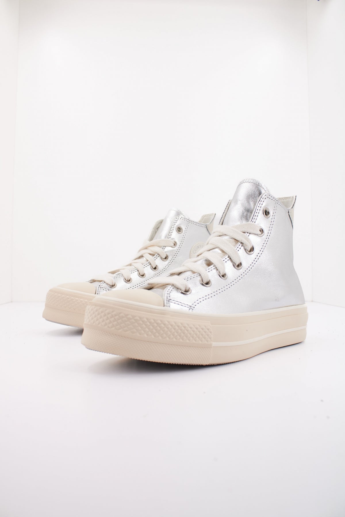 CONVERSE CHUCK TAYLOR ALL STAR LIFT PLATFORM METALLIC en color PLATA  (2)