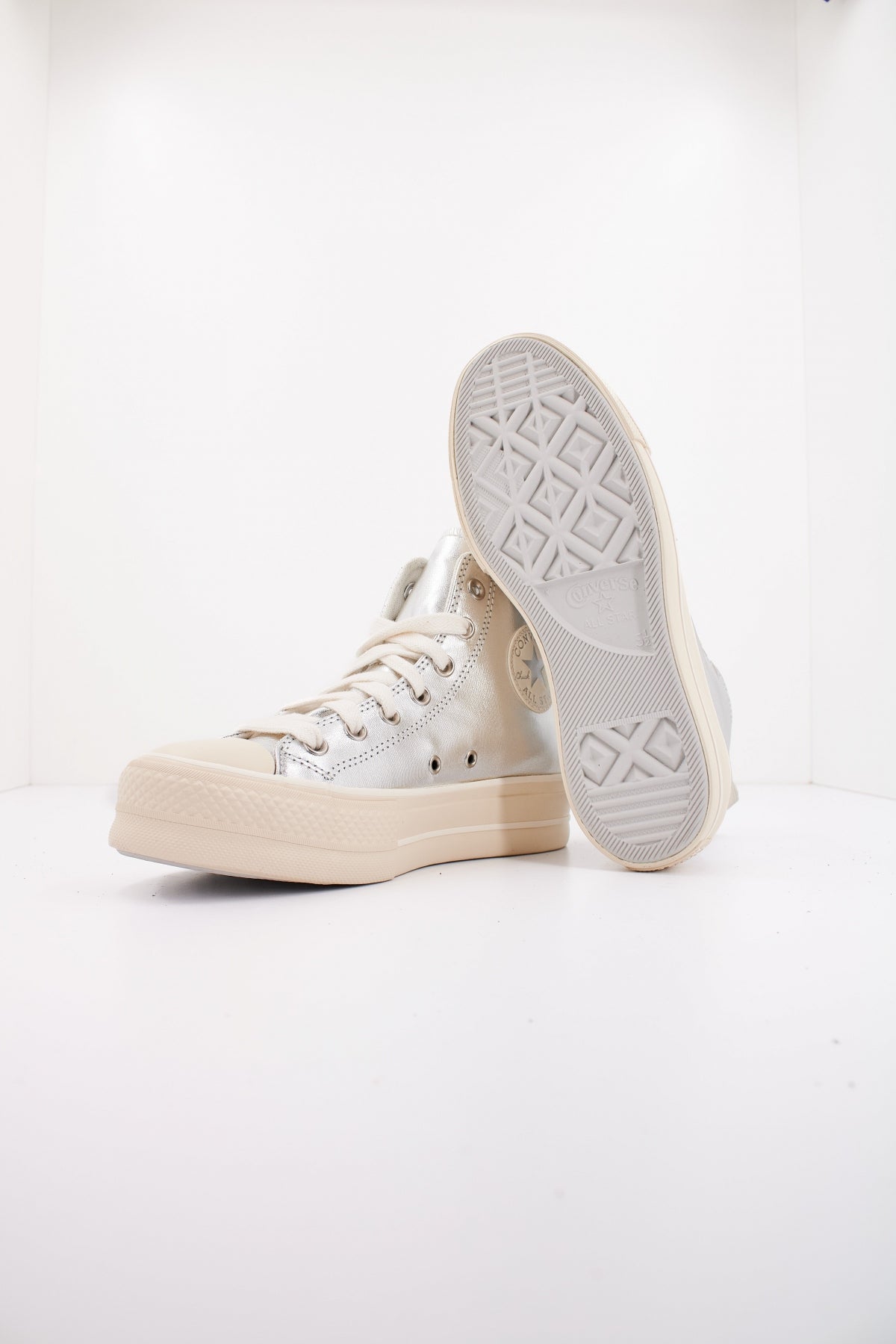 CONVERSE CHUCK TAYLOR ALL STAR LIFT PLATFORM METALLIC en color PLATA  (4)