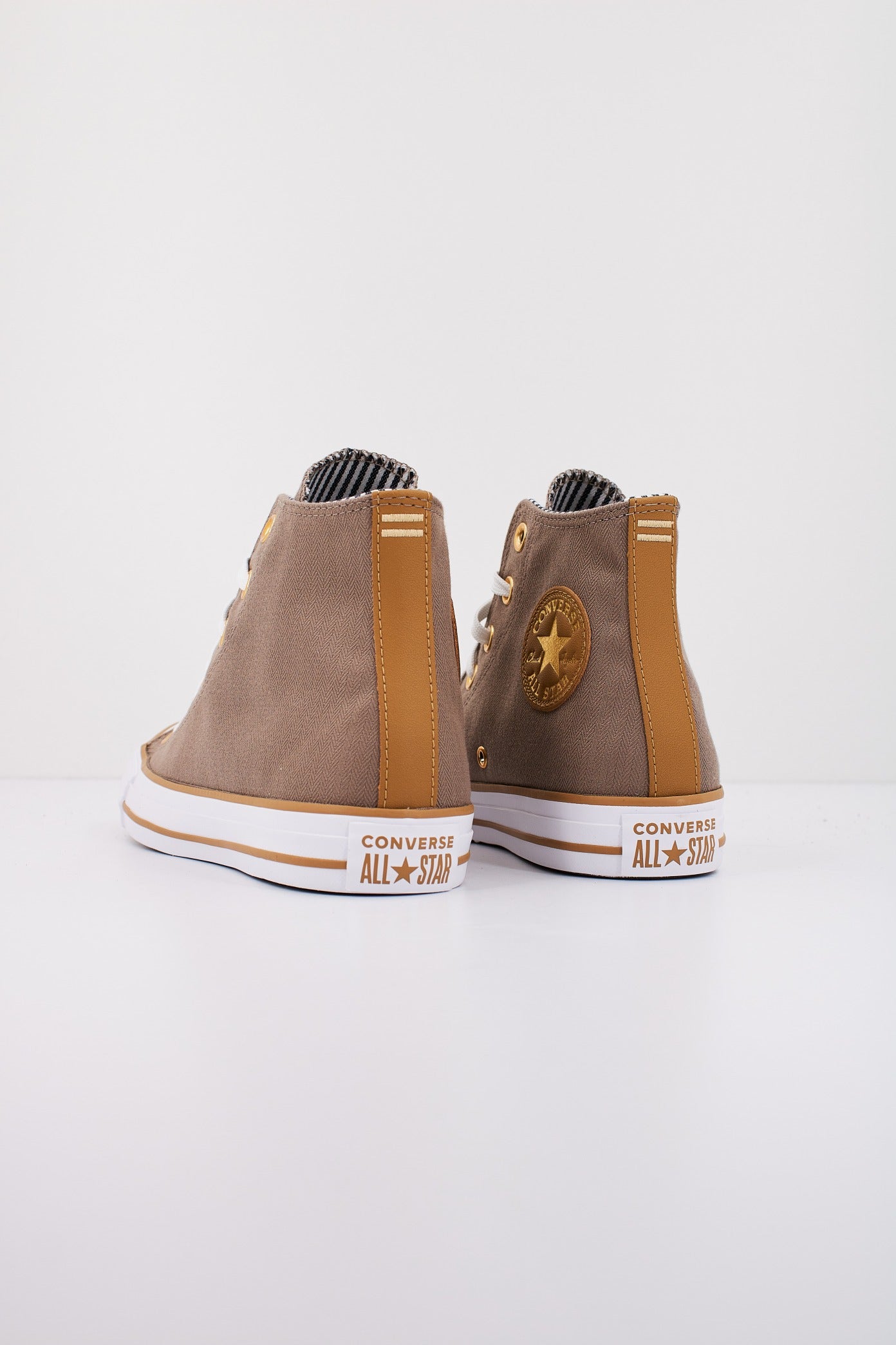 CONVERSE CHUCK TAYLOR ALL STAR en color MARRON  (3)