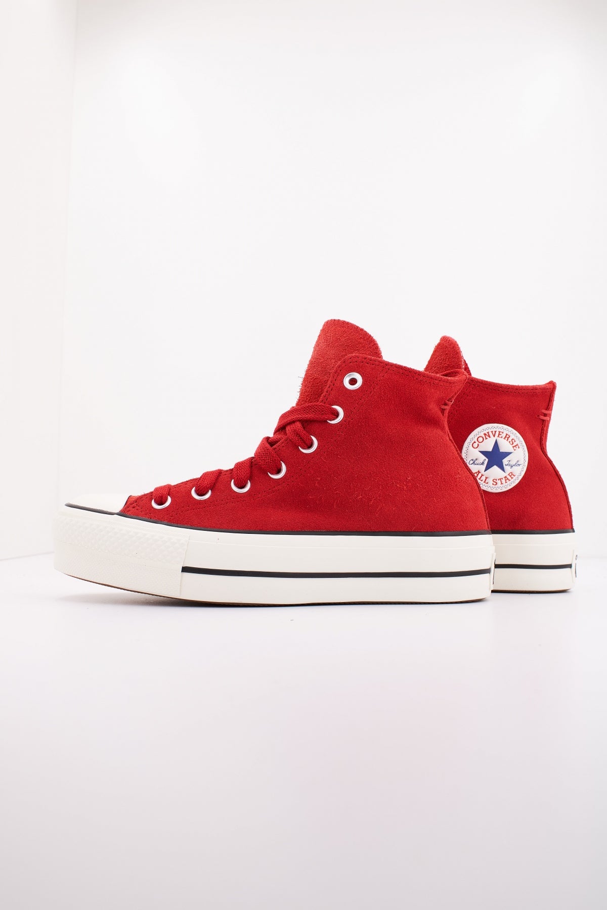 CONVERSE CHUCK TAYLOR ALL STAR LIFT SUEDE en color ROJO  (1)