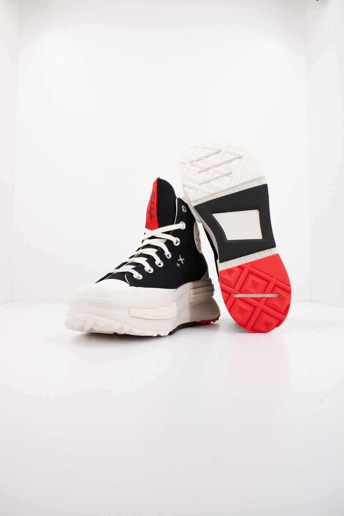 CONVERSE RUN STAR LEGACY CX PLATFORM YK HEART en color NEGRO  (4)