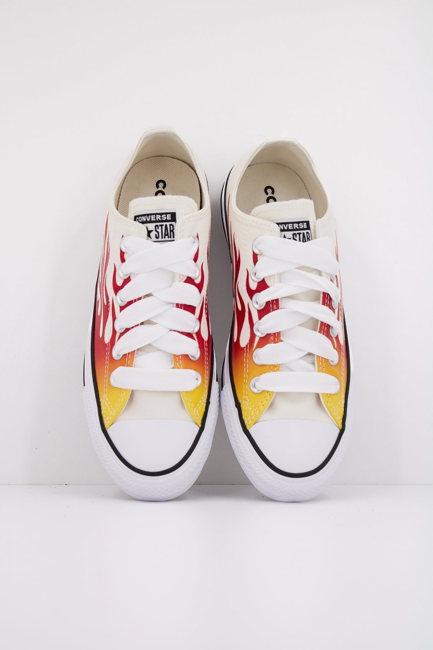 CONVERSE  CHUCK TAYLOR ALL STAR FAMES en color BLANCO  (3)