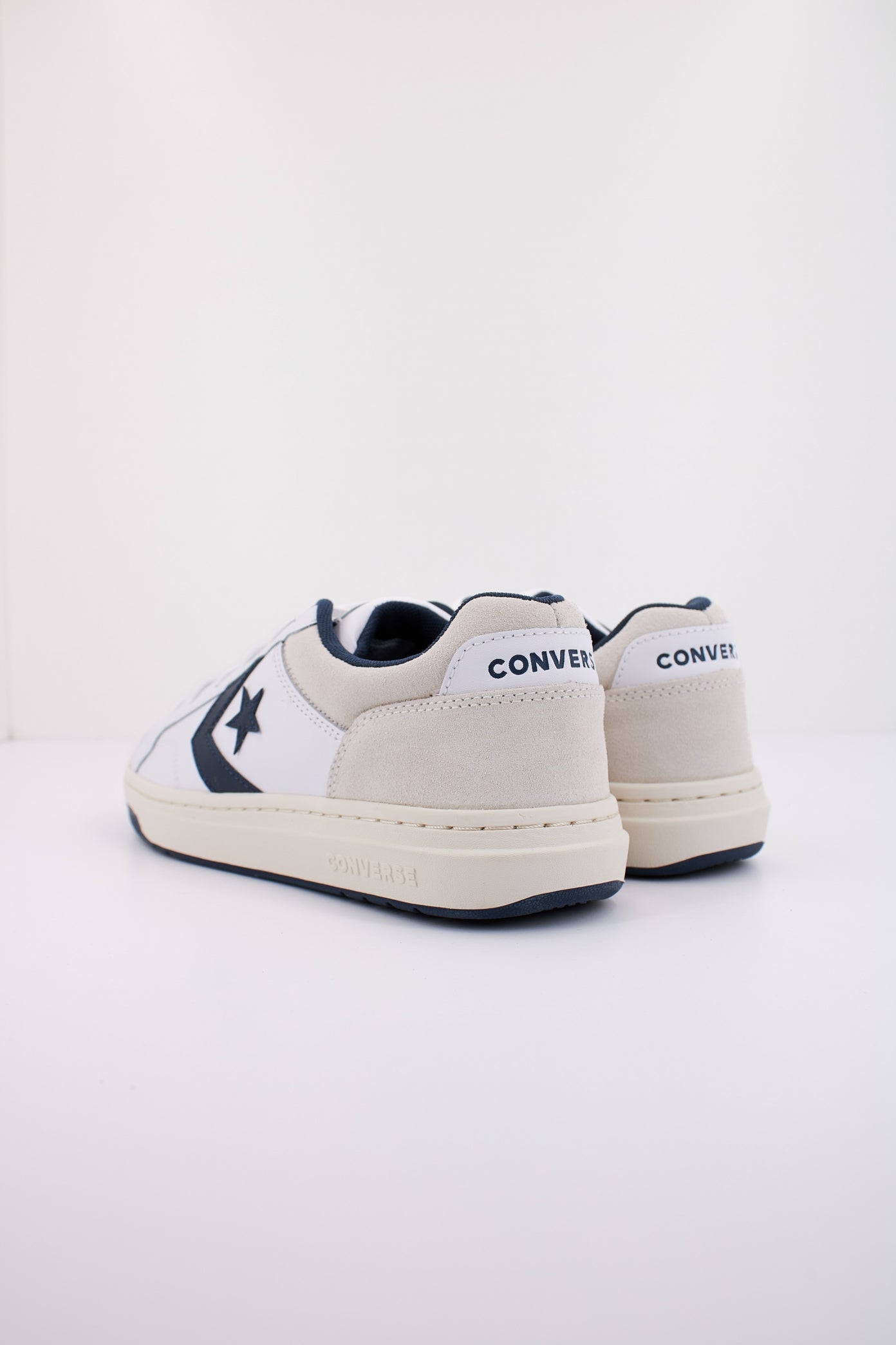 CONVERSE PRO BLAZE CLASSIC LEATHER & SUEDE  en color BLANCO  (4)