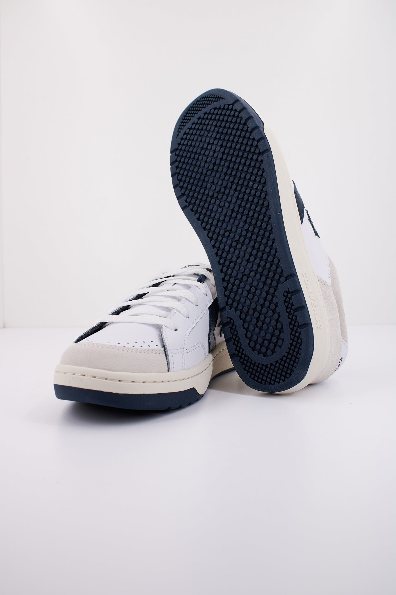 CONVERSE PRO BLAZE CLASSIC LEATHER & SUEDE  en color BLANCO  (5)