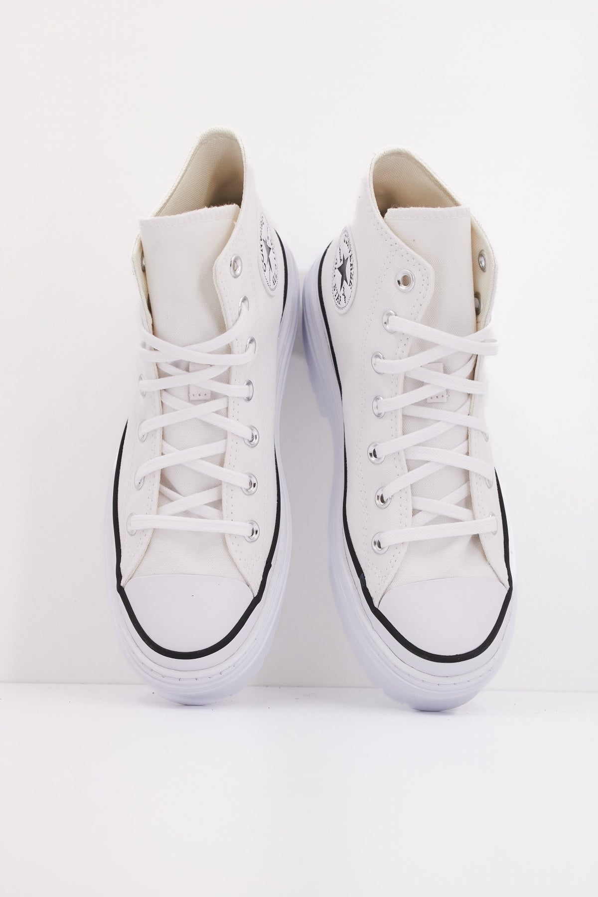 CONVERSE CHUCK TAYLOR ALL STAR LUGGE en color BLANCO  (3)