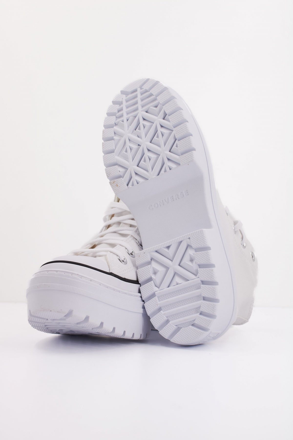 CONVERSE CHUCK TAYLOR ALL STAR LUGGE en color BLANCO  (5)