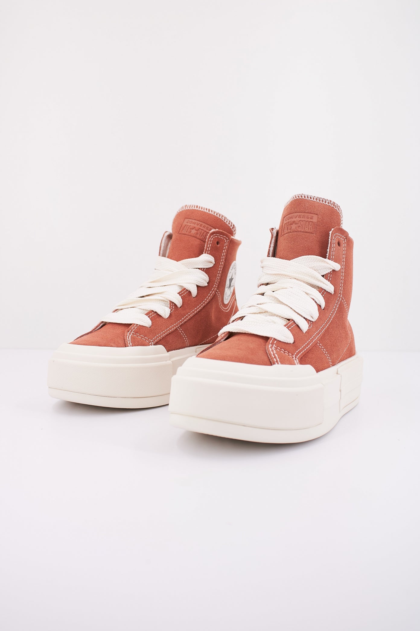 CONVERSE CHUCK TAYLOR ALL STAR CRUISE HI en color MARRON  (2)