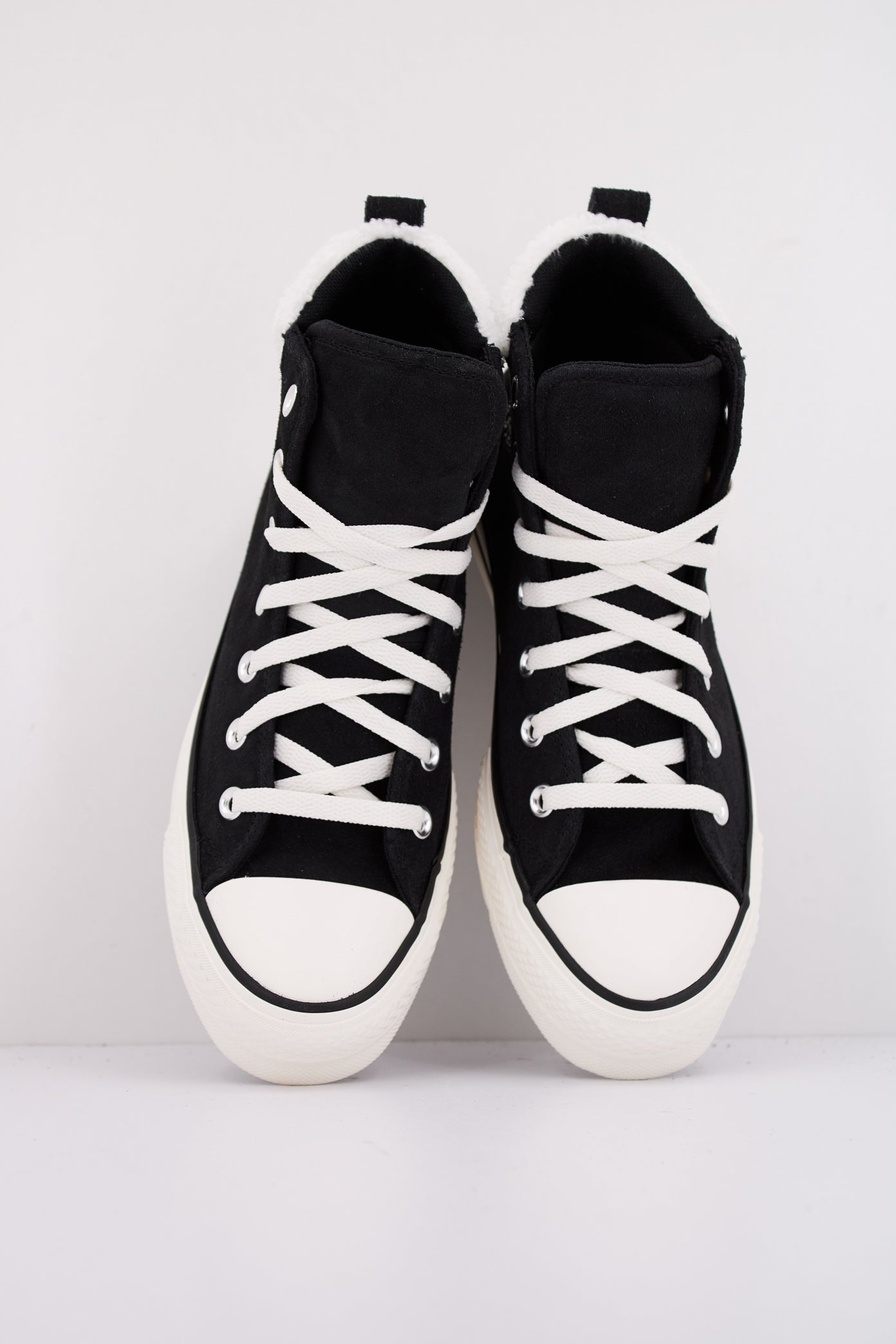 CONVERSE CHUCK TAYLOR ALL STAR PUFF LIFT HI en color NEGRO  (3)