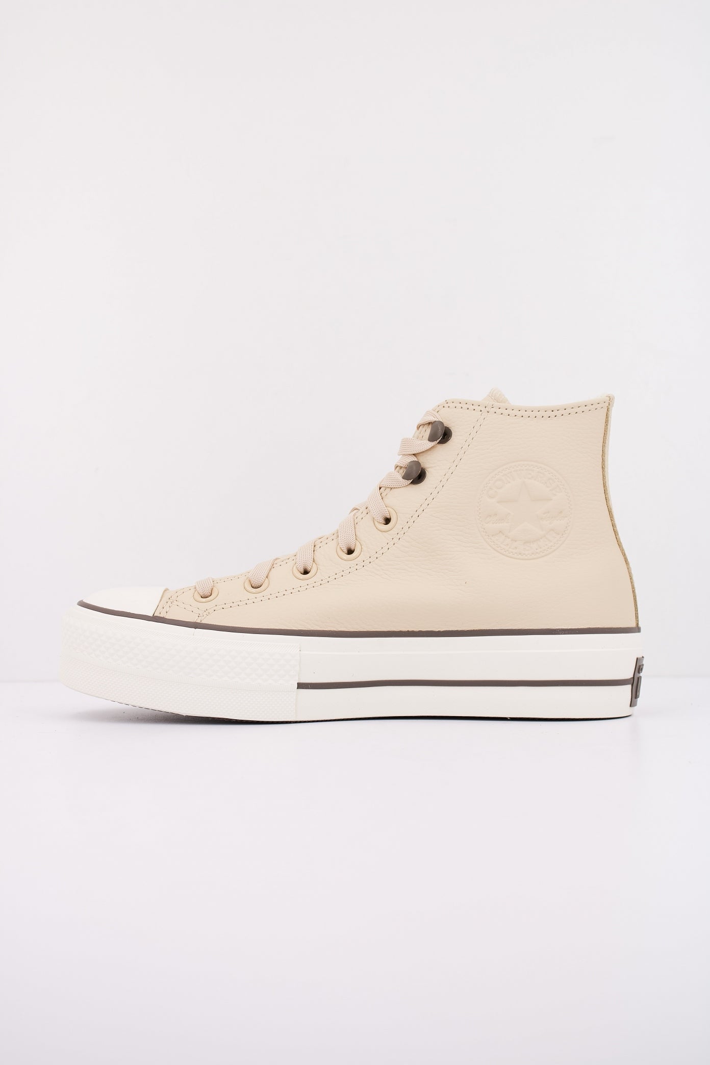 CONVERSE CHUCK TAYOR ALL STAR LIFT PLATFORM WEATHERIZED LEATHER en color BEIS  (1)