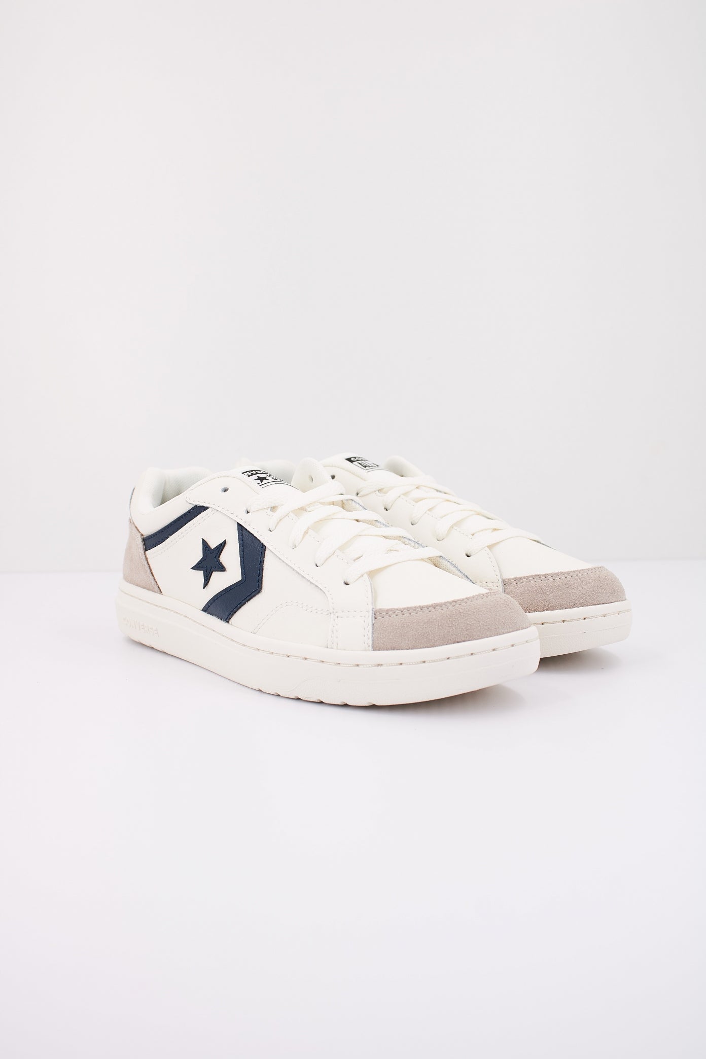 CONVERSE PRO BLAZE CLASSIC LEATHER&SUEDE en color BLANCO  (2)