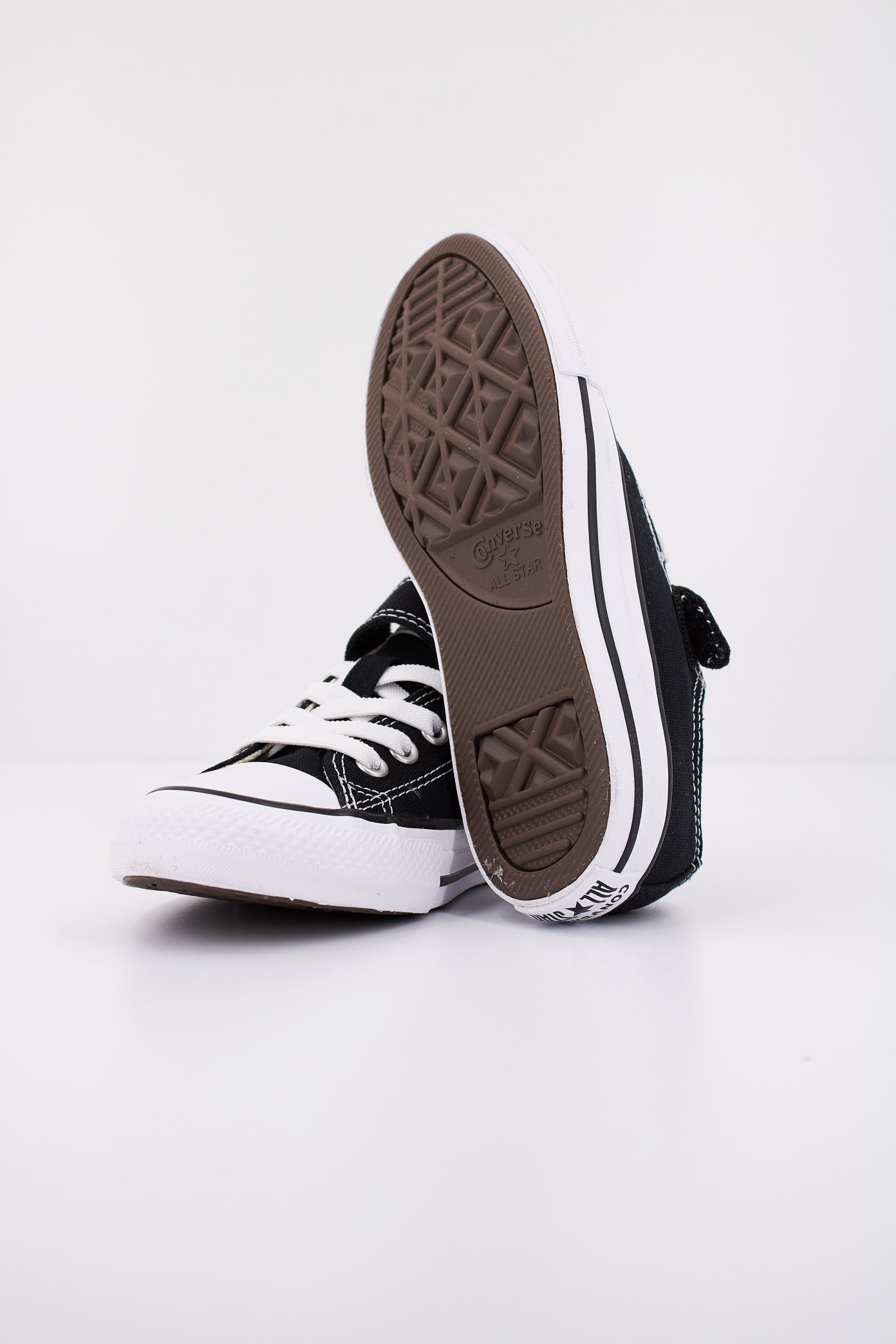 CONVERSE CHUCK TAYLOR ALL STAR MALDEN STREET en color NEGRO  (5)