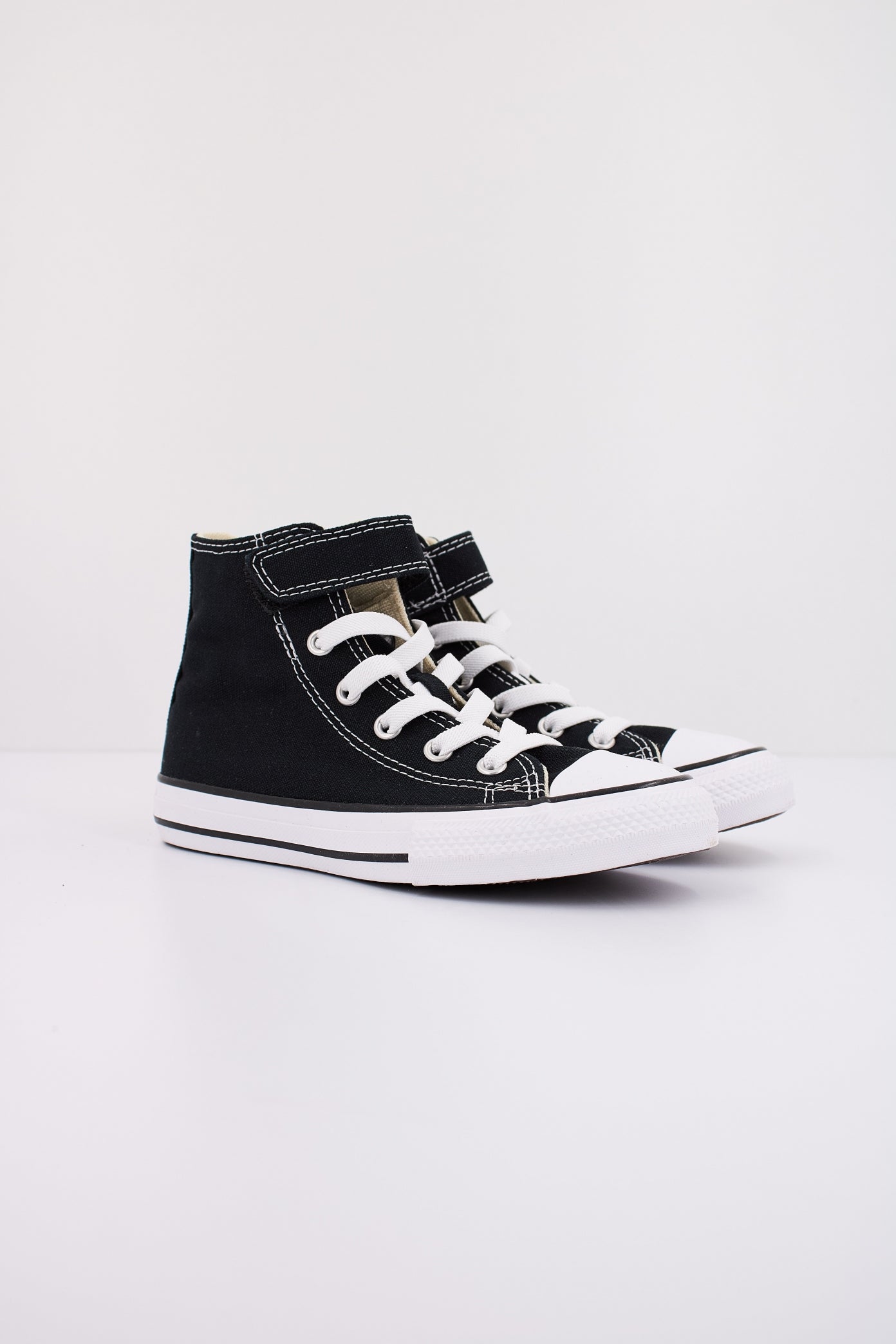 CONVERSE CHUCK TAYLOR ALL STAR V EA en color NEGRO  (3)