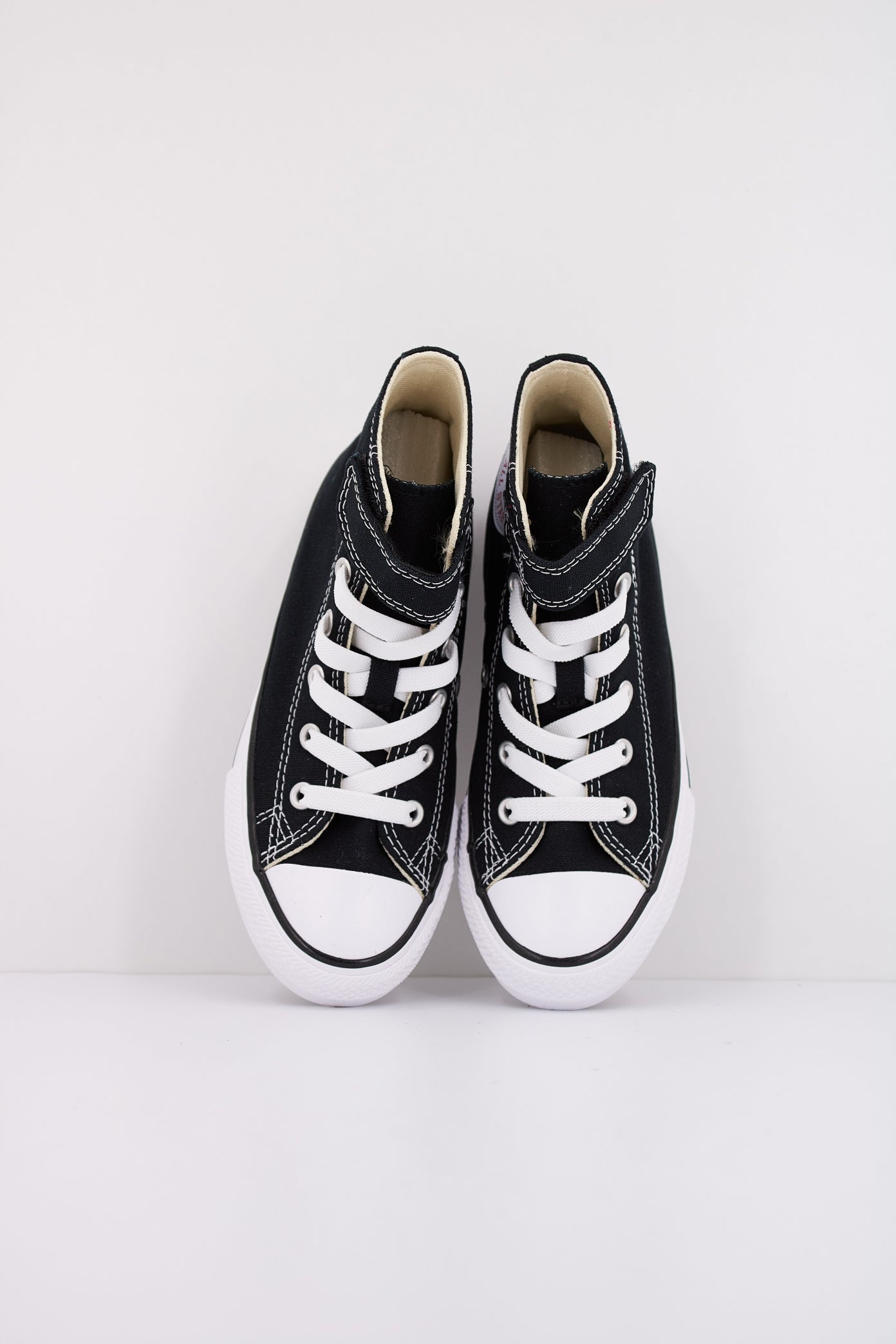 CONVERSE CHUCK TAYLOR ALL STAR V EA en color NEGRO  (4)