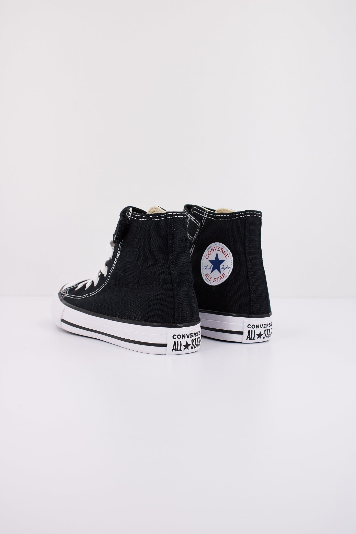 CONVERSE CHUCK TAYLOR ALL STAR V EA en color NEGRO  (4)