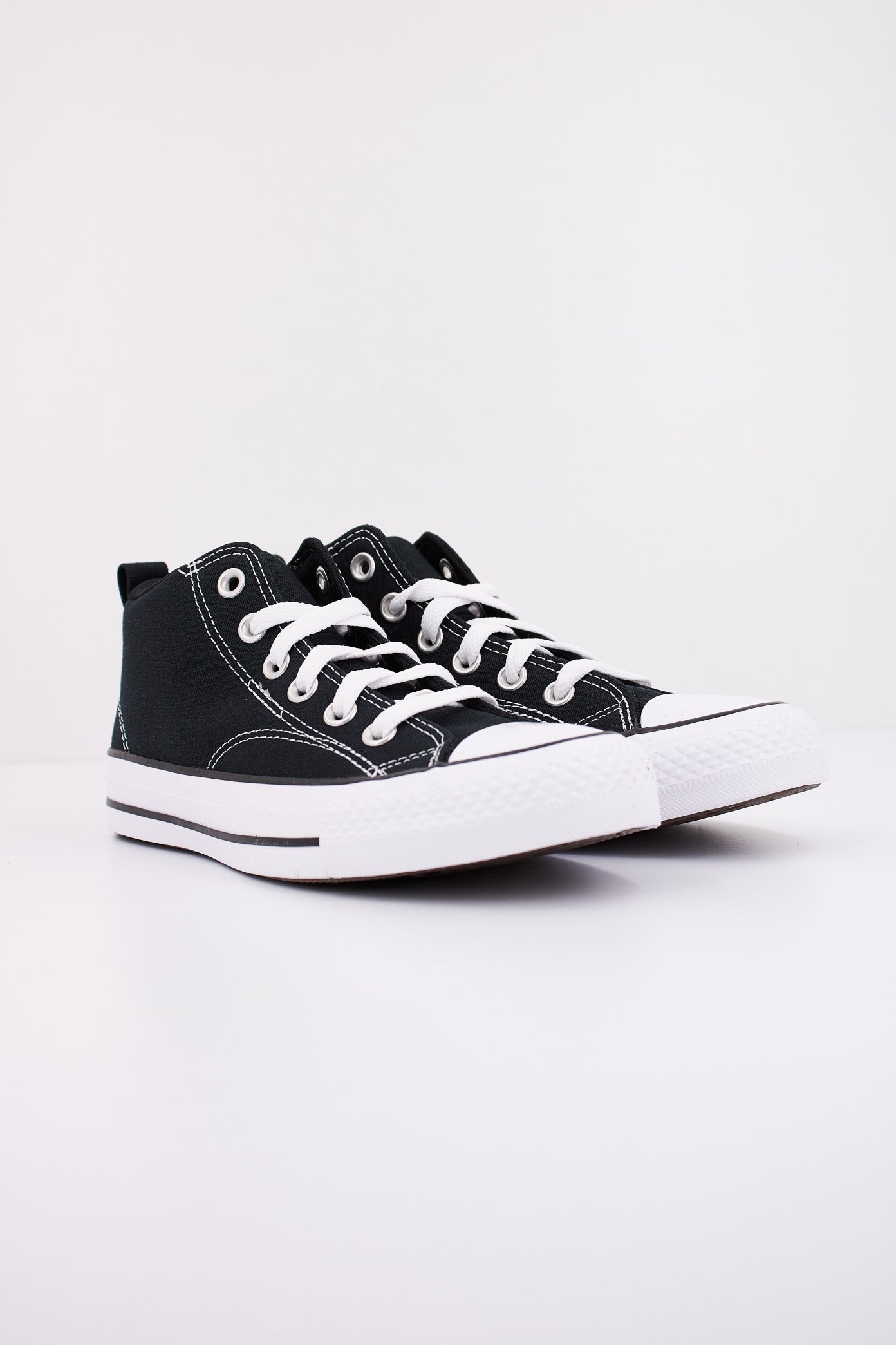 CONVERSE CHUCK TAYLOR ALL STAR MALDEN STREET en color NEGRO  (2)