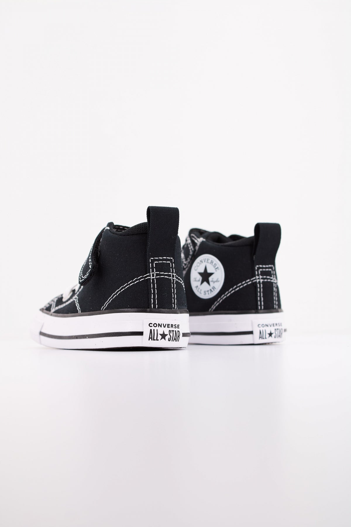 CONVERSE CHUCK TAYLOR ALL STAR MALDE en color NEGRO  (4)