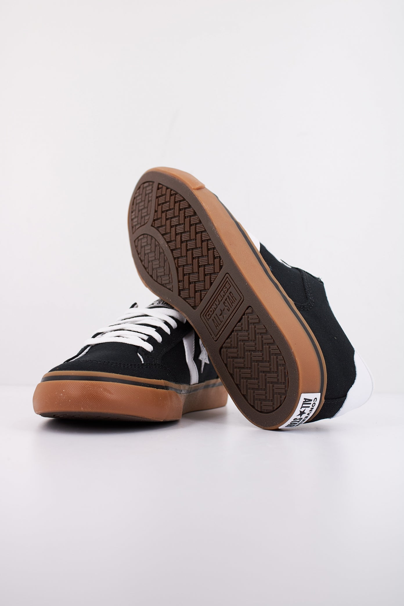 CONVERSE TOBIN OX en color NEGRO  (5)