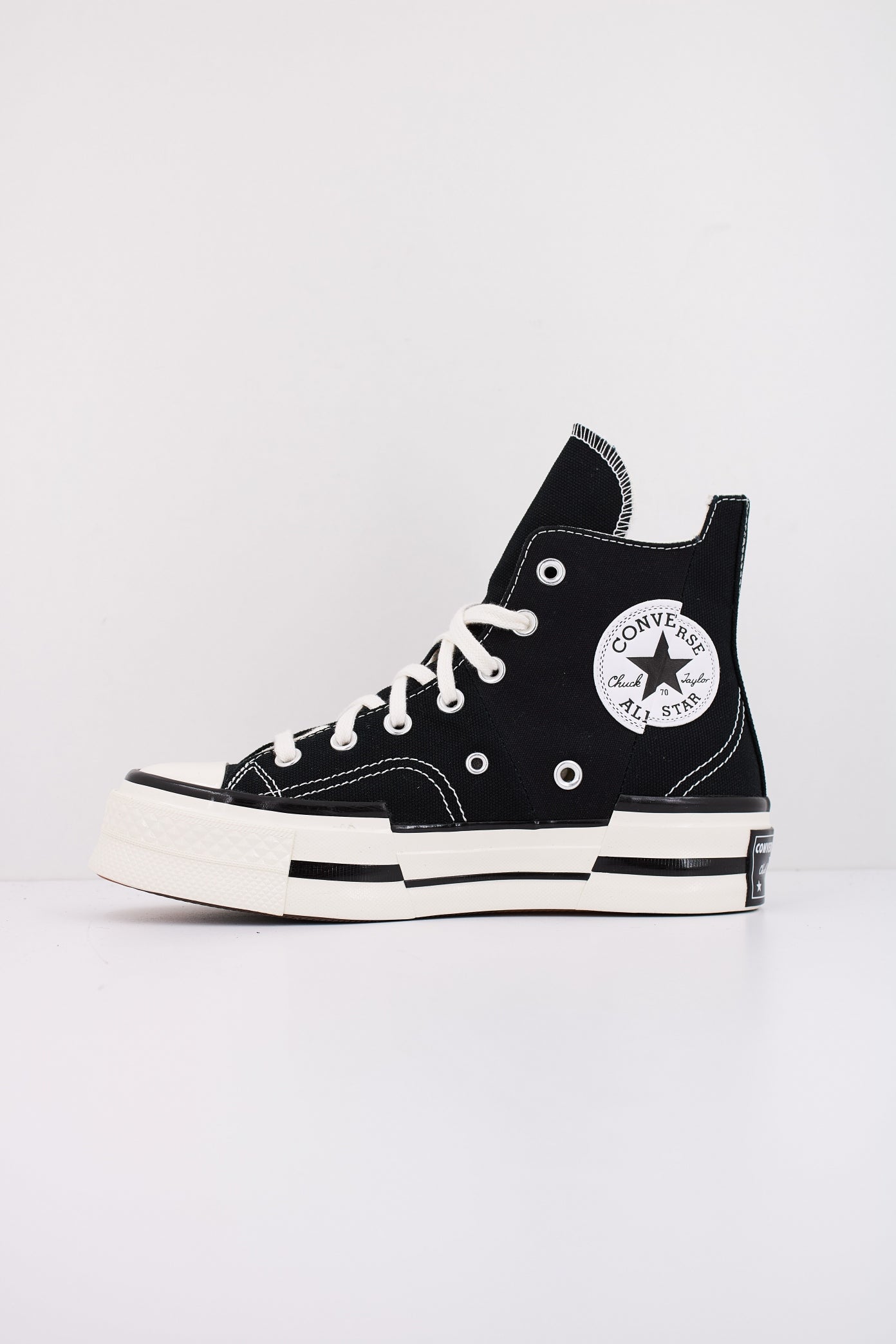 CONVERSE  CHUCK  PLUS en color NEGRO  (1)