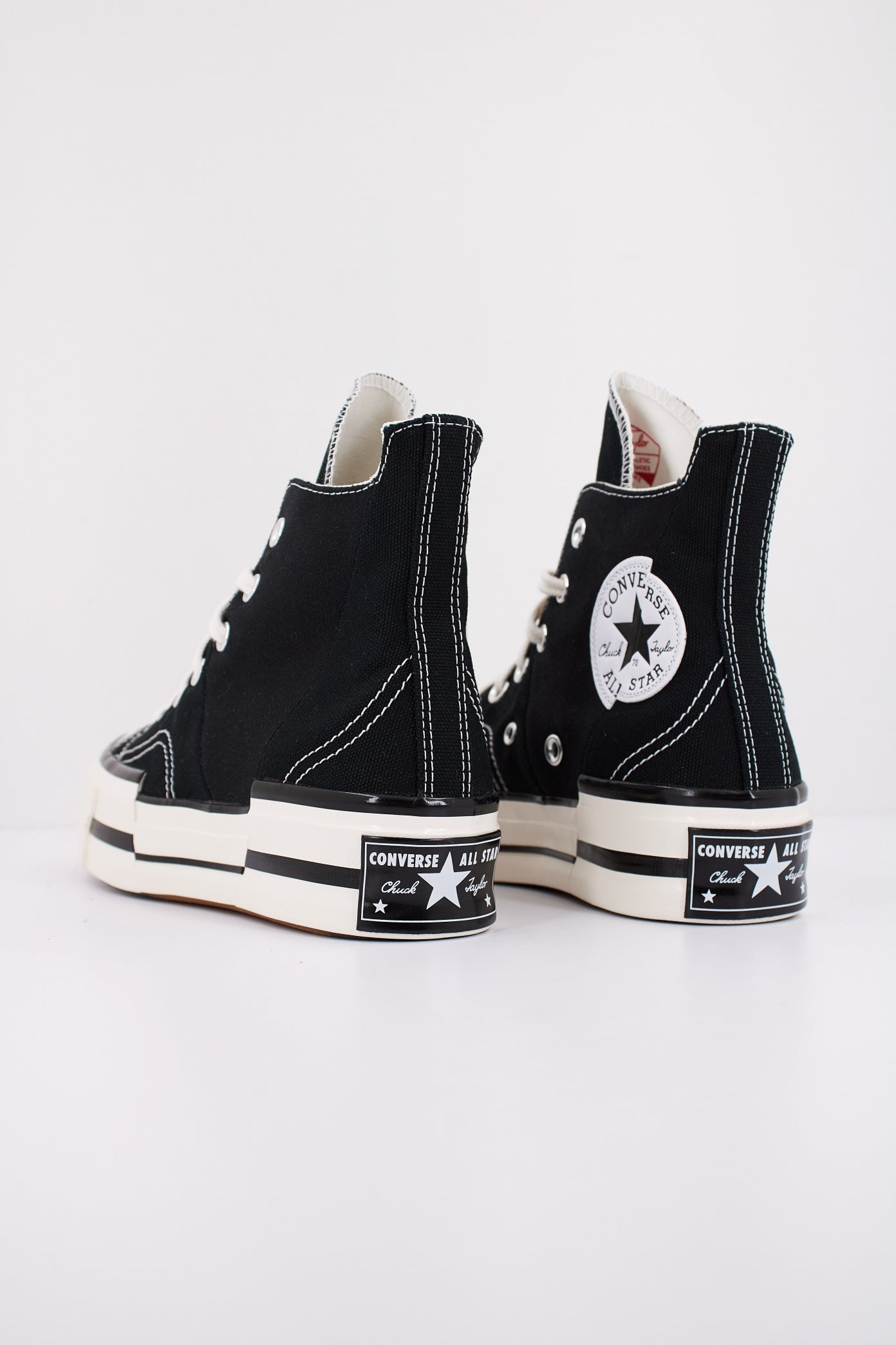 CONVERSE  CHUCK  PLUS en color NEGRO  (4)