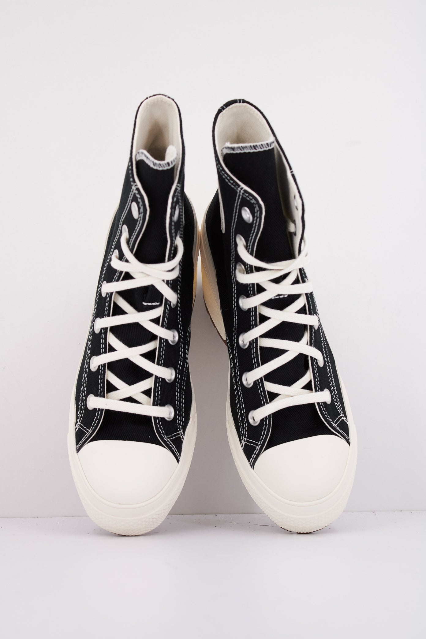 CONVERSE CHUCK  DE LUXE HEEL en color NEGRO  (3)