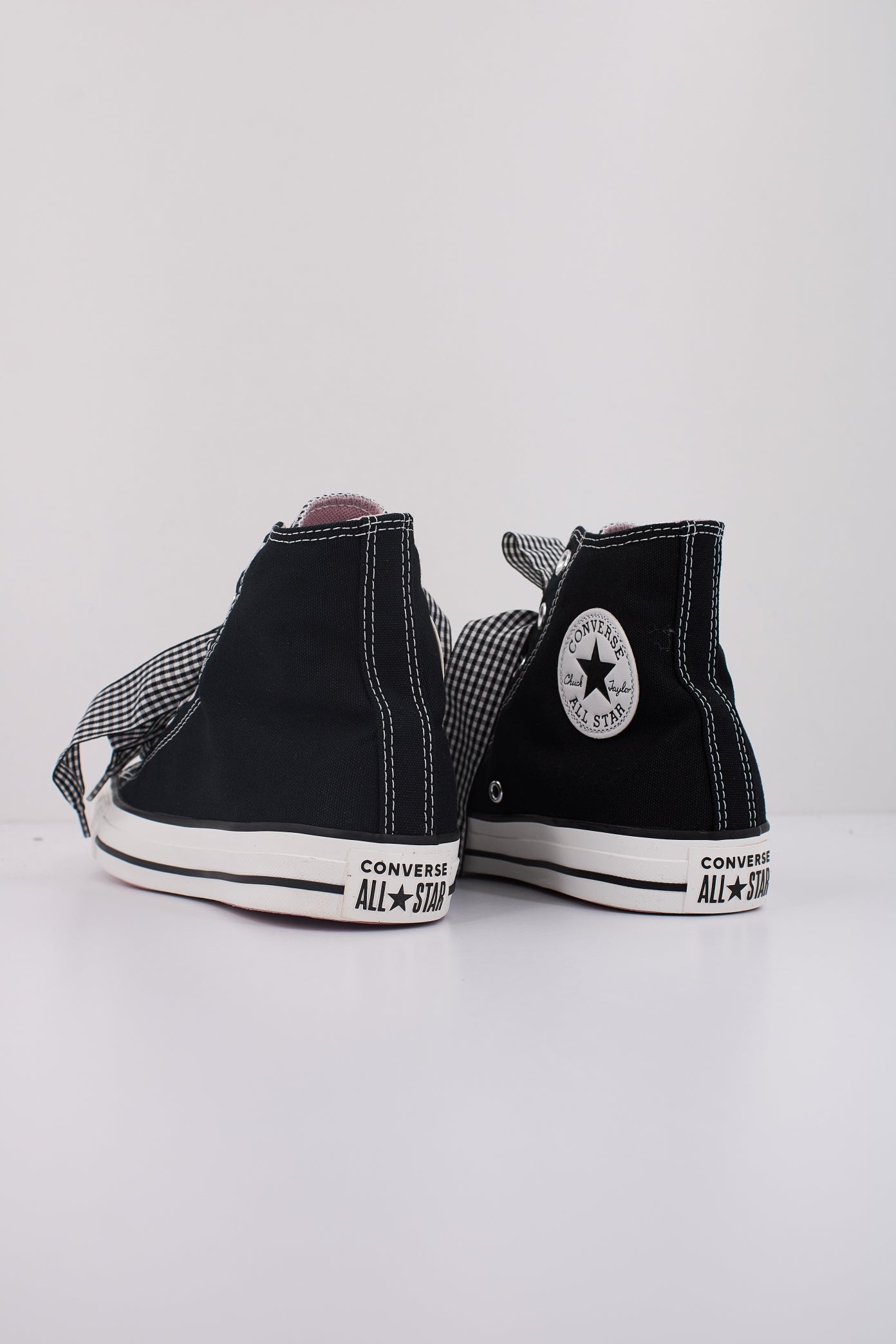 CONVERSE  CHUCK TAYLOR ALL STAR en color NEGRO  (4)