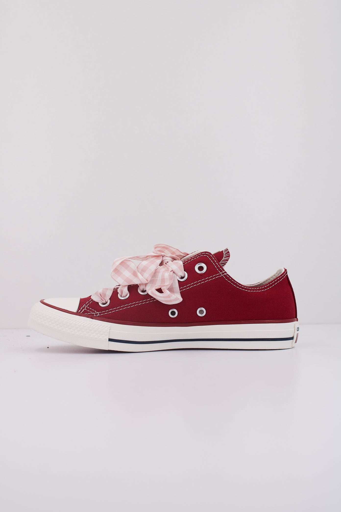 CONVERSE CHUCK TAYLOR ALL STAR en color BURDEOS  (1)