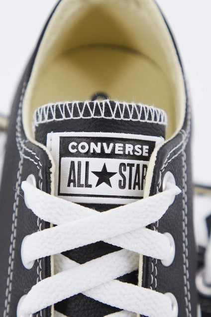 CONVERSE CHUCK TAYLOR ALL STAR CT OX en color NEGRO  (4)