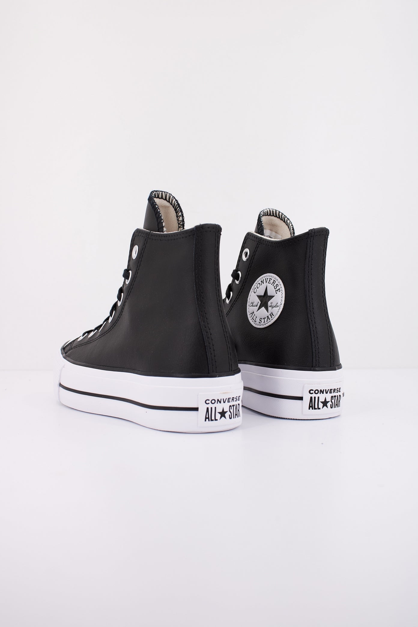 CONVERSE HI LIFT LEATHER en color NEGRO  (4)