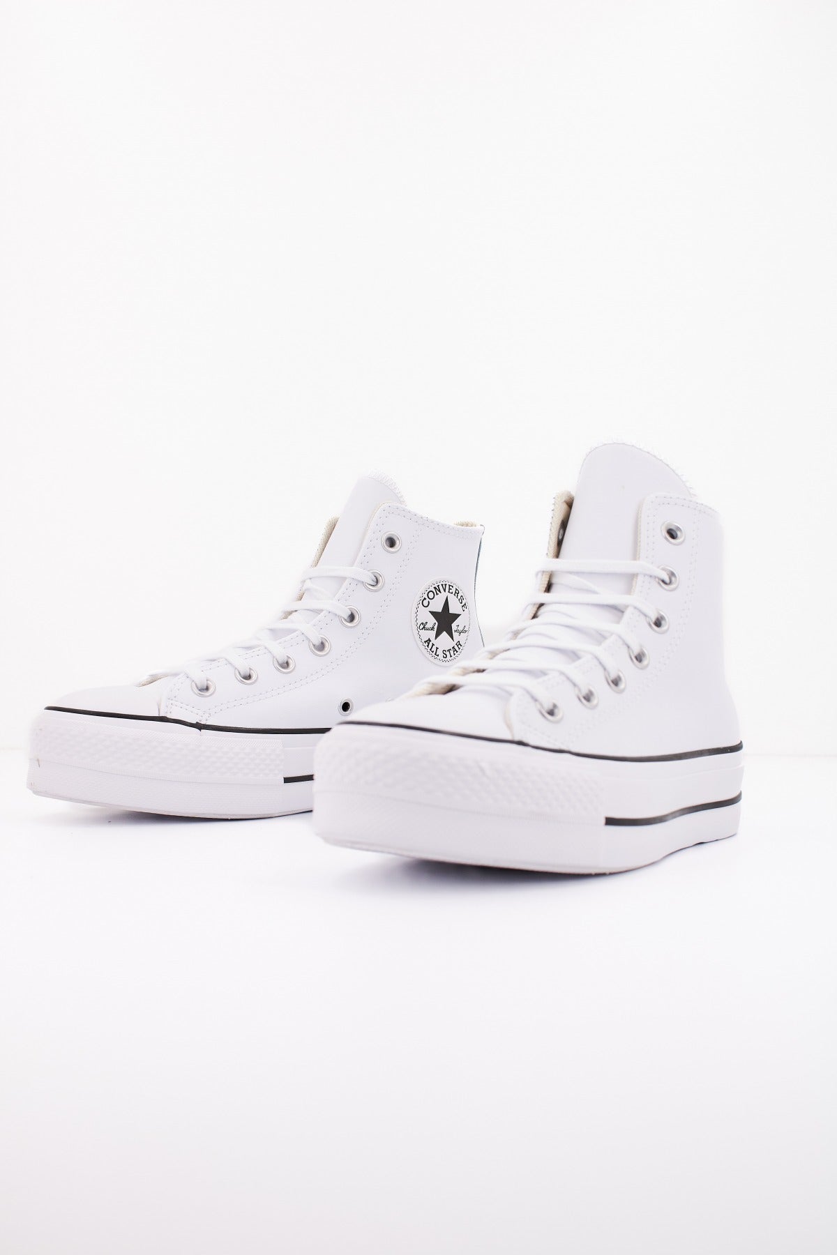 CONVERSE CHUCK TAYLOR ALL STAR PLATFORM LEATHER en color BLANCO  (2)