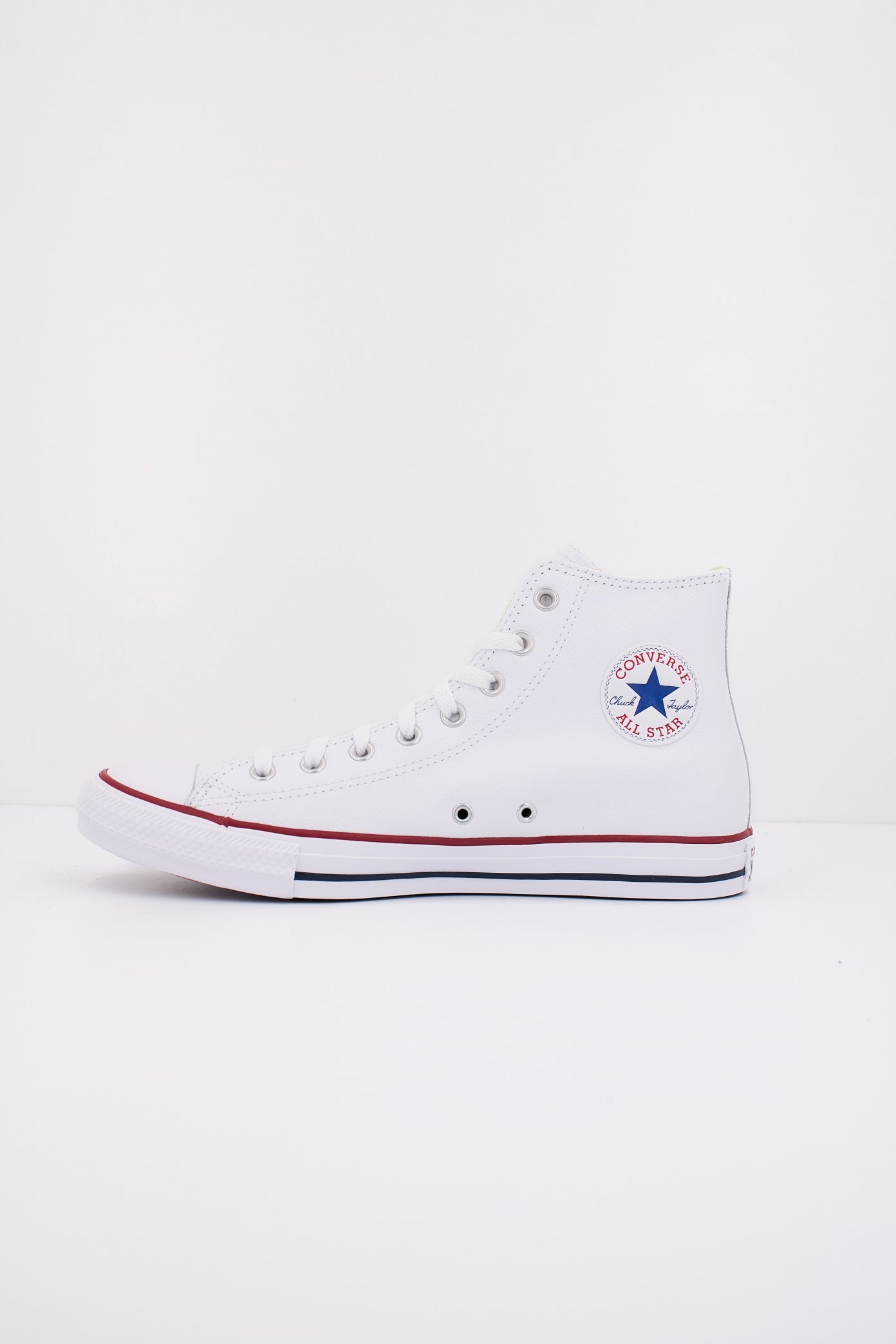 CONVERSE CHUCK TAYLOR LEATHER en color BLANCO  (1)