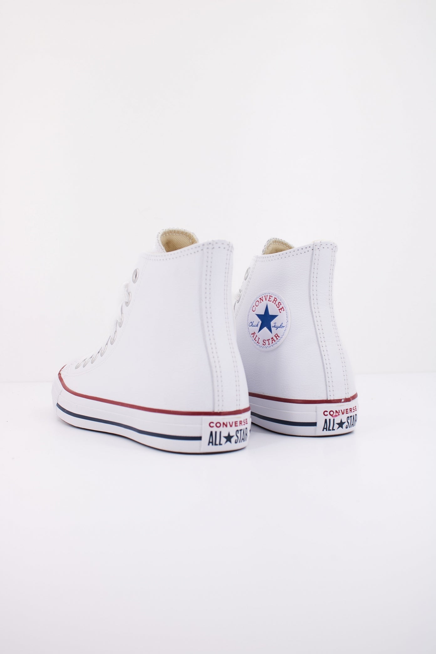 CONVERSE CHUCK TAYLOR LEATHER en color BLANCO  (4)