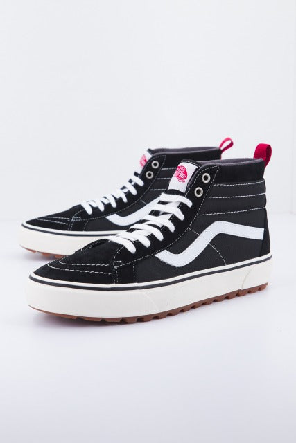 VANS UA SK- HI MTE- en color NEGRO  (1)