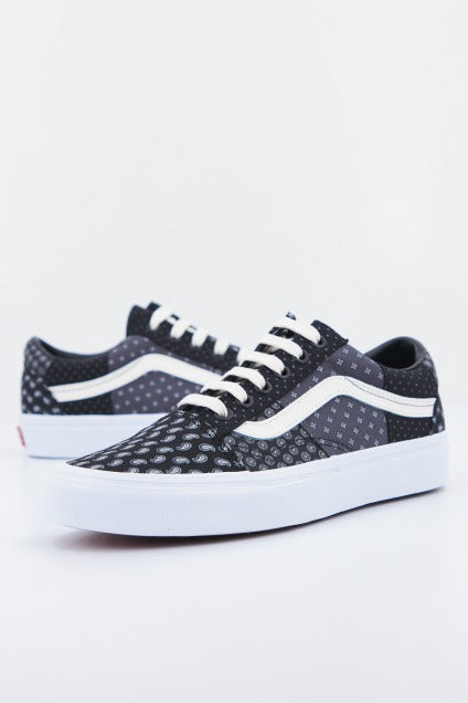 VANS UA OLD SKOOL en color NEGRO  (1)