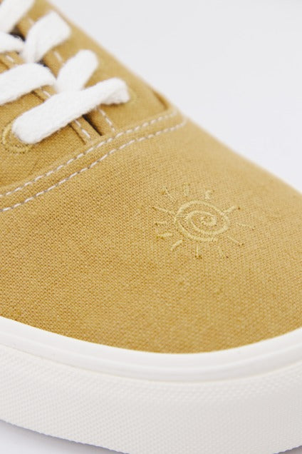 VANS UA AUTHENTIC en color AMARILLO  (4)