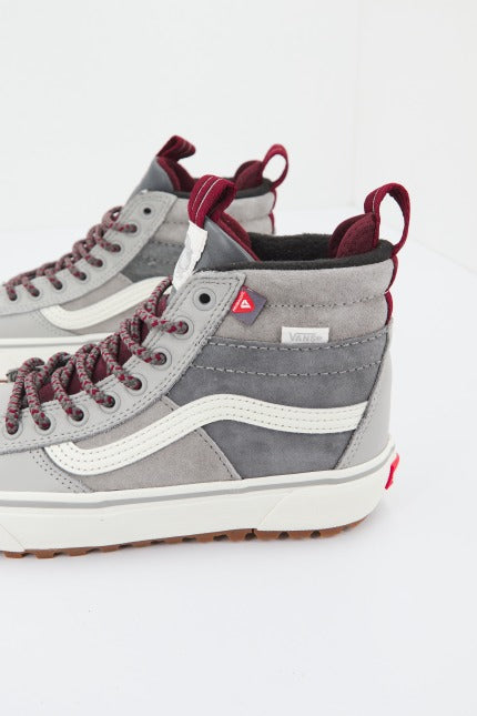 VANS UA SK-HI MTE- en color GRIS  (3)