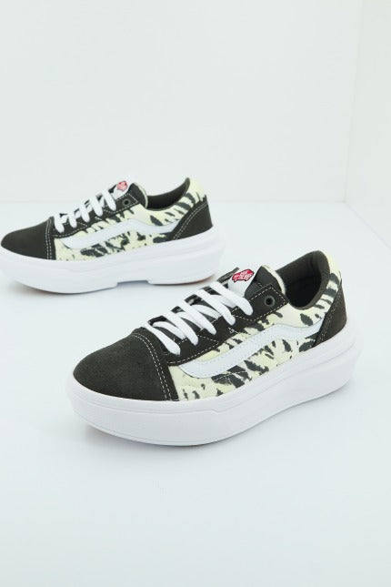 VANS OLD SKOOL OVERT CC en color NEGRO  (1)