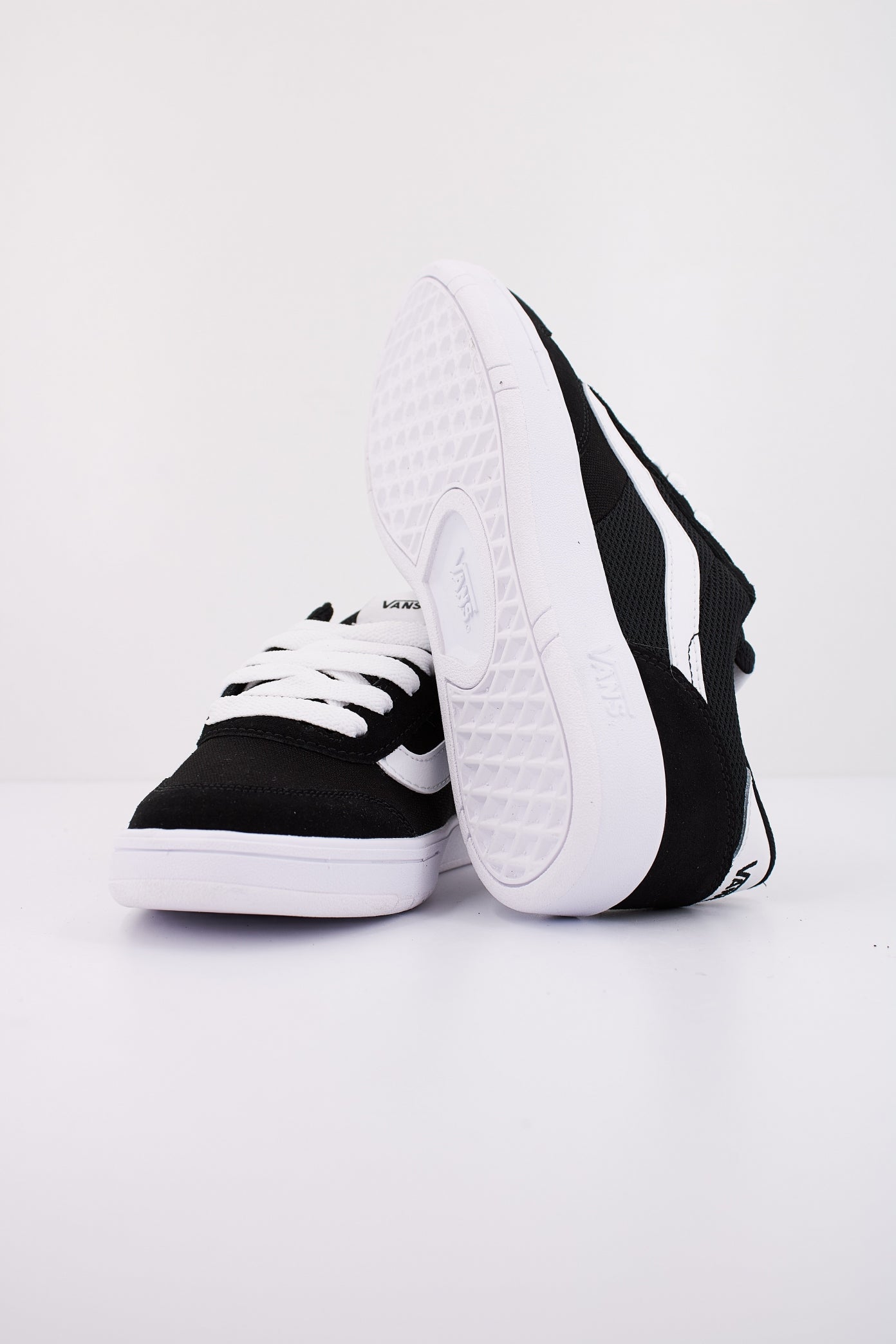 VANS CRUZE TOO CC STAPLE en color NEGRO  (5)