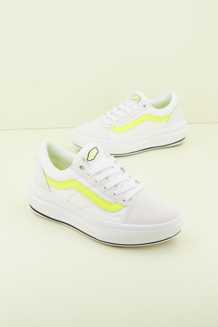 VANS  UA OLD SKOOL OVER en color BLANCO  (1)